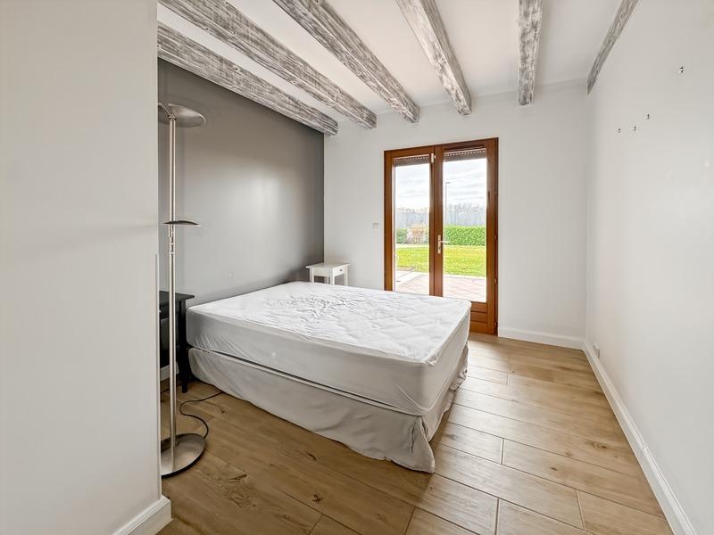 Maison - 230 m² - 7 pièces