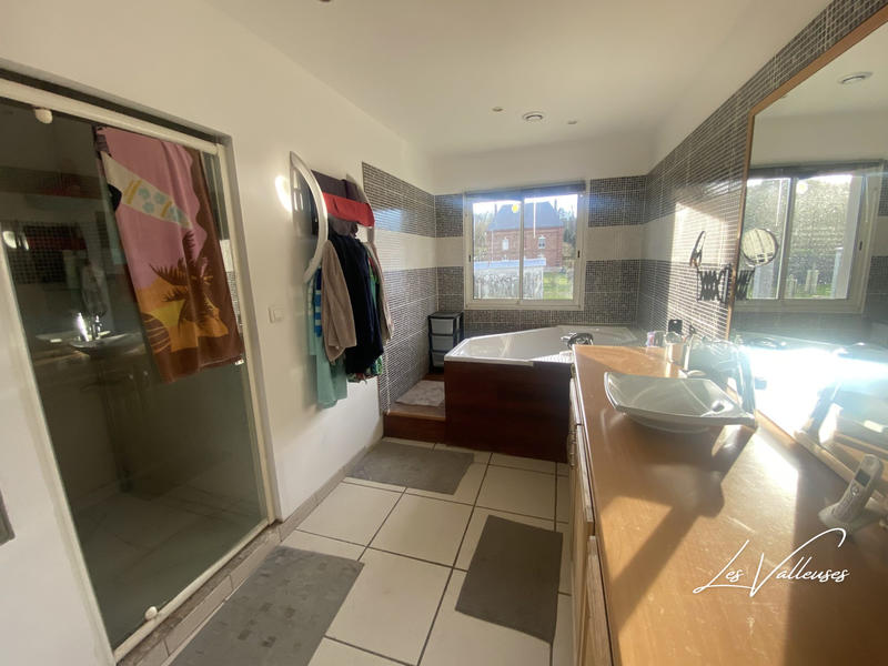 Maison contemporaine - 266 m² - 9 pièces