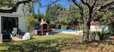 Maison - 238 m² - 9 pièces