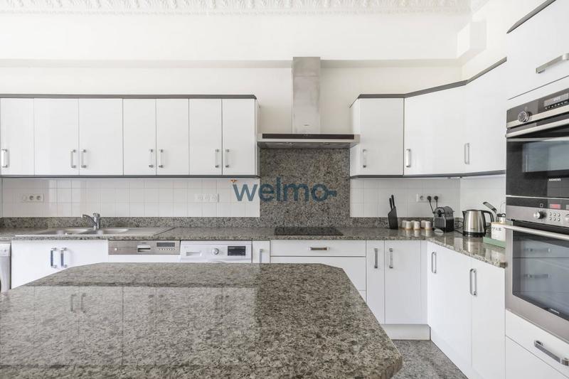 Appartement - 210 m² - 7 pièces