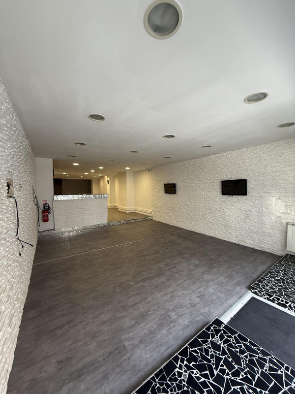 Local commercial - 113 m²