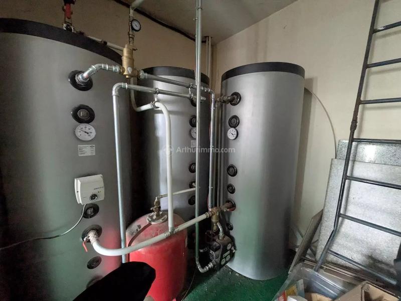 Appartement - 210 m² - 6 pièces