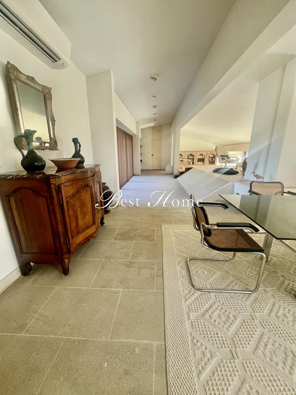 Propriété - 380 m² - 7 pièces