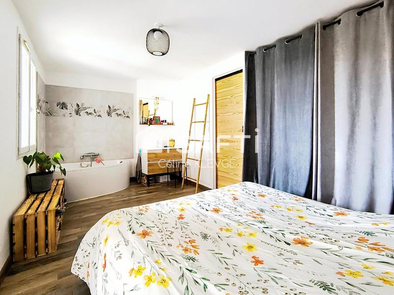 Maison - 90 m² - 5 pièces