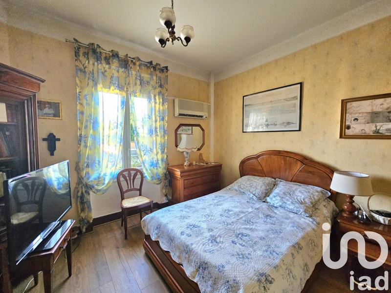 Maison - 220 m² - 8 pièces