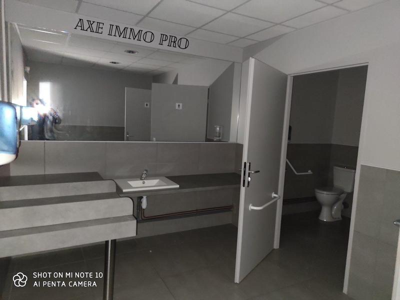 Local commercial - 1 854 m² - 5 pièces