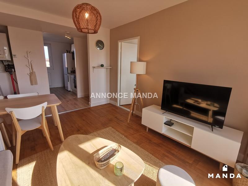 Chambre - 10 m² - 4 pièces