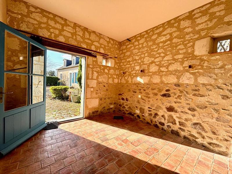 Maison - 235 m² - 10 pièces