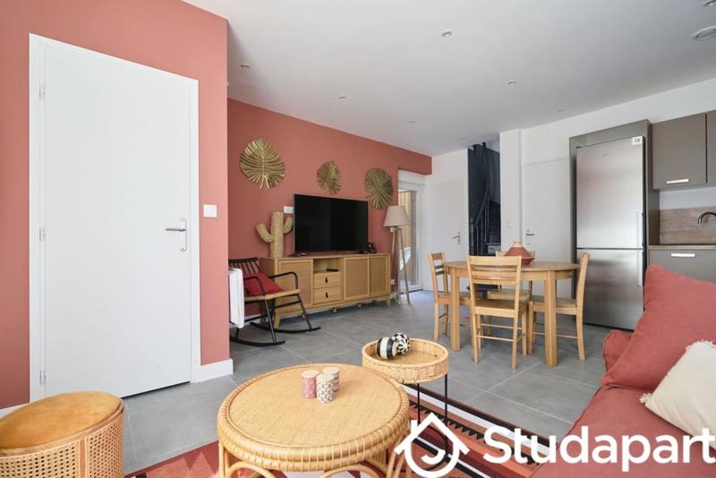 Chambre - 11 m² - 1 pièce