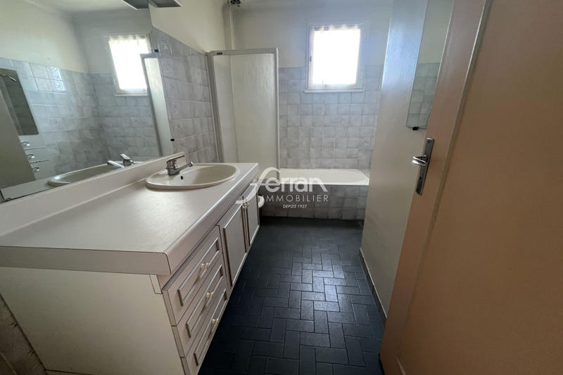 Appartement - 81 m² - 4 pièces