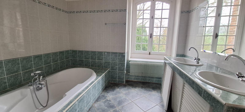 Demeure - 264 m² - 11 pièces