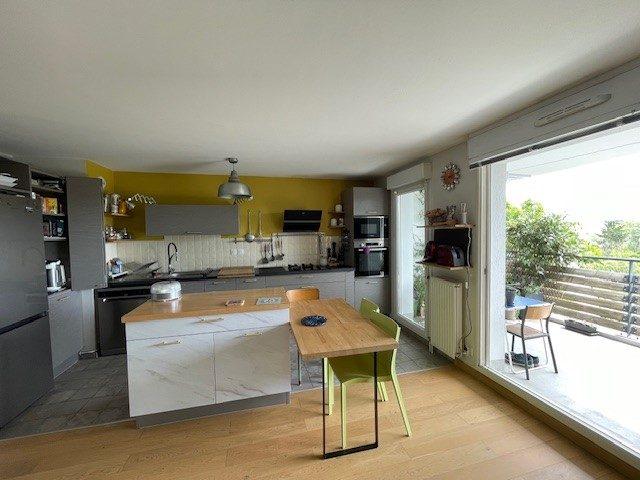 Appartement - 92 m² - 4 pièces