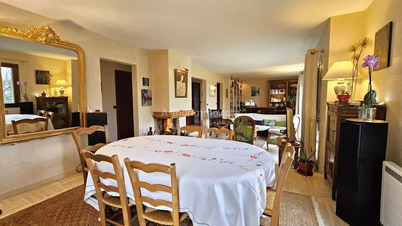 Maison - 180 m² - 7 pièces