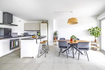 Appartement - 93 m² - 4 pièces