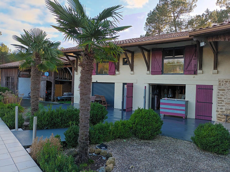 Maison - 219 m² - 6 pièces