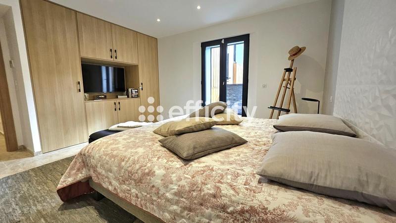 Maison - 190 m² - 5 pièces