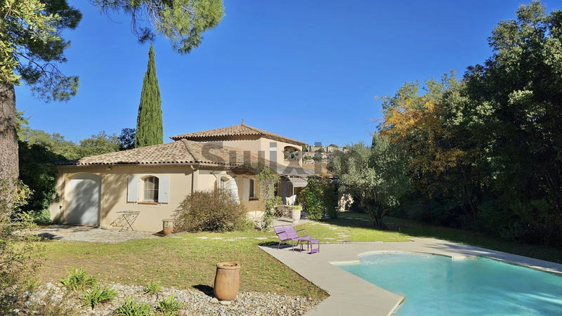 Villa - 217 m² - 7 pièces