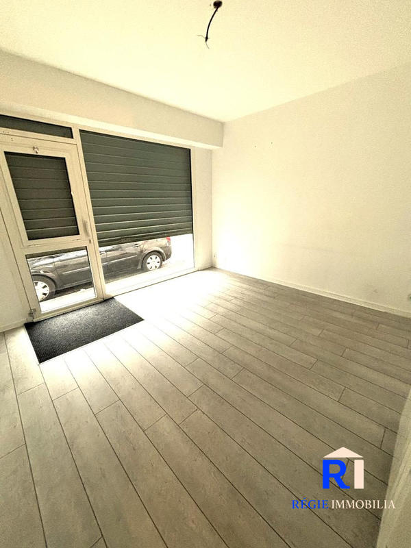Local commercial - 27 m² - 2 pièces