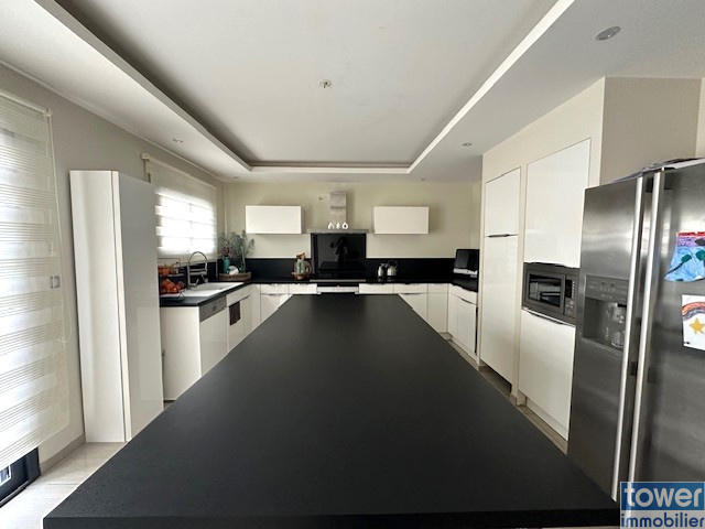 Maison - 163 m² - 6 pièces