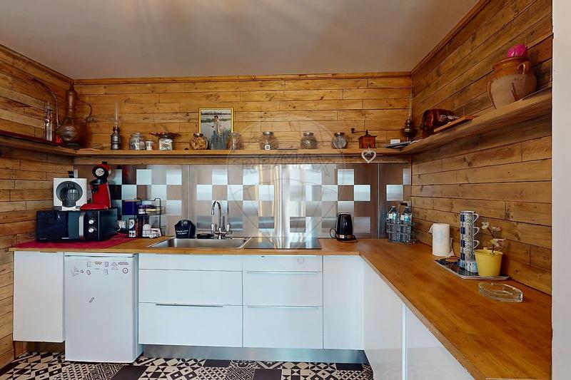 Maison - 245 m² - 6 pièces