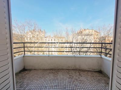 Appartement - 144 m² - 6 pièces