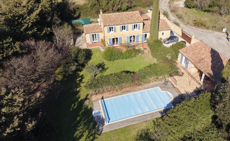 Maison - 211 m² - 6 pièces