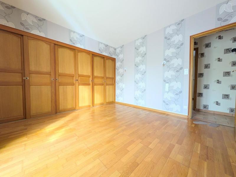 Maison - 208 m² - 8 pièces