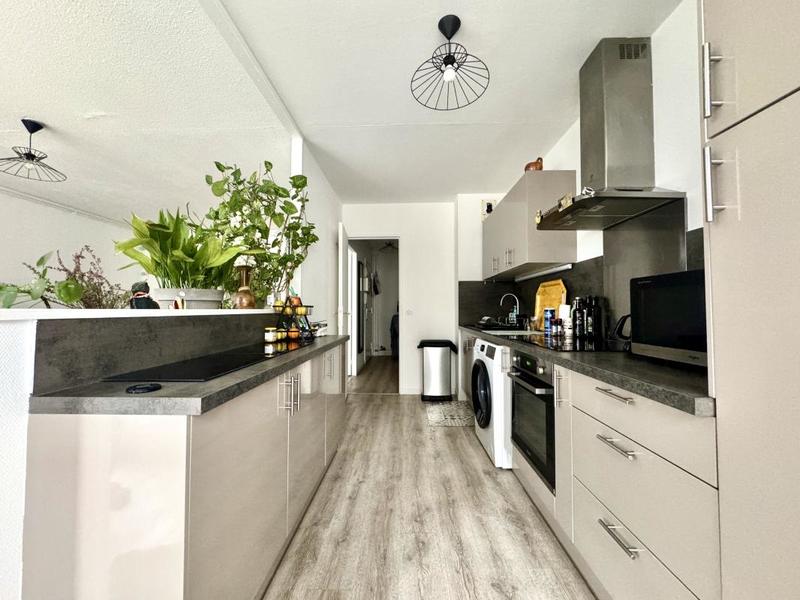 Appartement - 80 m² - 3 pièces