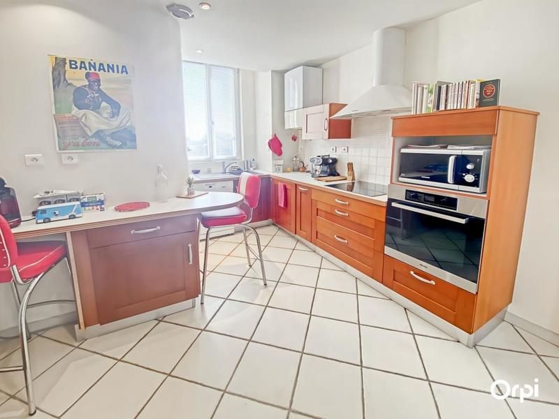 Appartement - 99 m² - 2 pièces