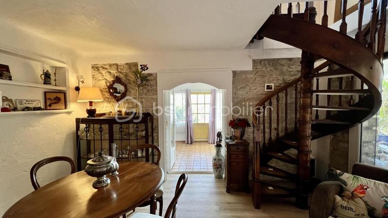 Propriété - 226 m² - 7 pièces