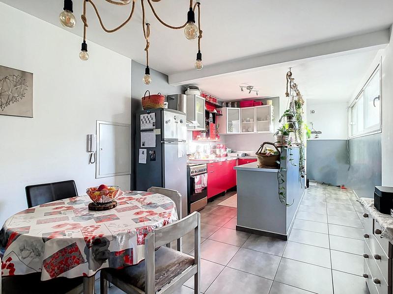 Appartement - 98 m² - 4 pièces