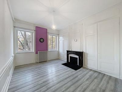 Appartement - 64 m² - 2 pièces