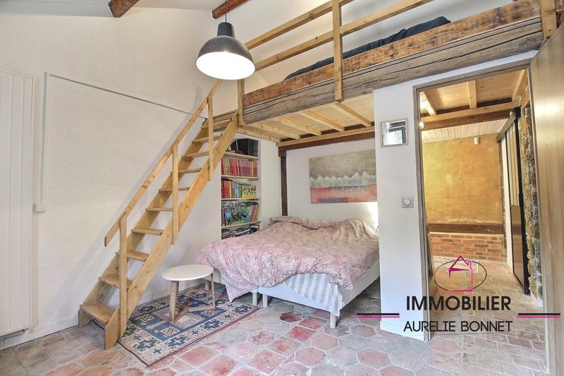 Maison - 325 m² - 15 pièces