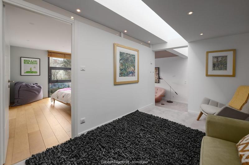 Maison contemporaine - 405 m² - 9 pièces