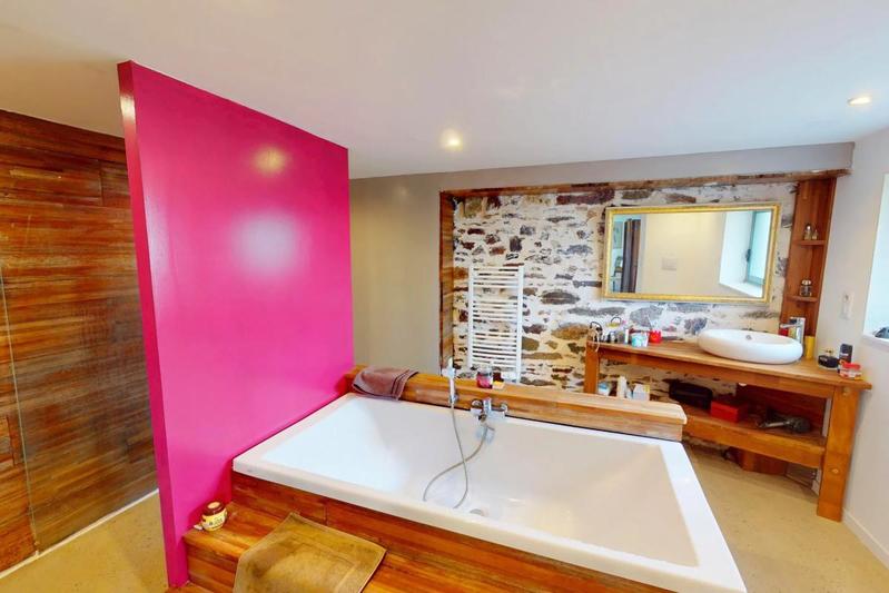 Demeure - 256 m² - 8 pièces