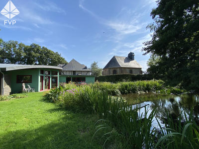 Maison - 272 m² - 10 pièces