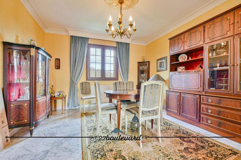 Maison - 170 m² - 8 pièces