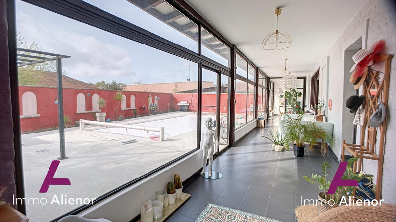 Maison - 228 m² - 11 pièces