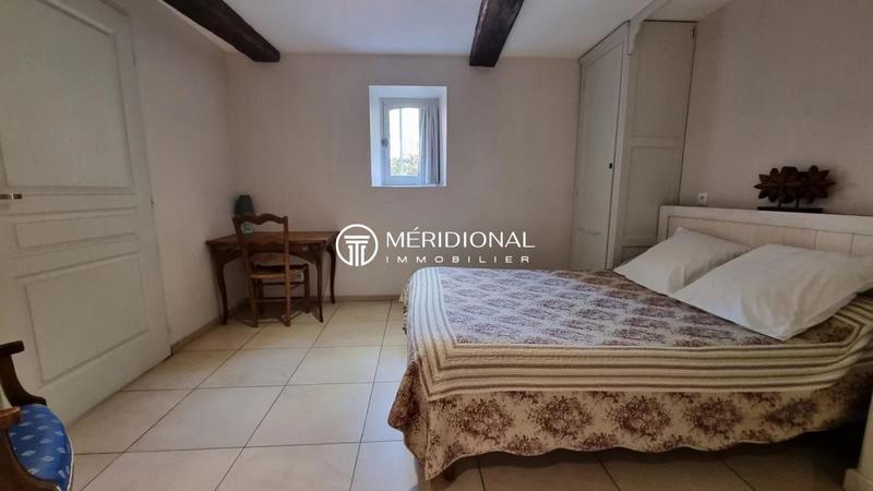 Maison - 648 m² - 22 pièces