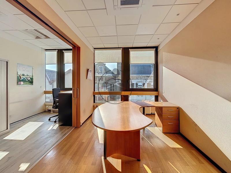 Bureau - 337 m² - 11 pièces