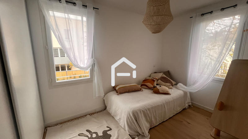 Appartement - 93 m² - 5 pièces