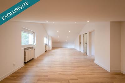 Maison - 210 m² - 7 pièces