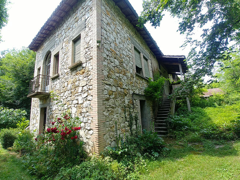 Maison - 210 m² - 9 pièces