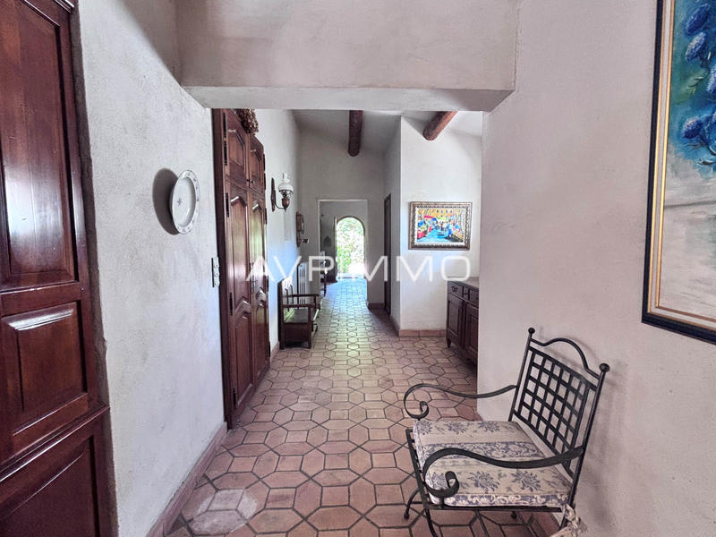 Villa - 328 m² - 7 pièces