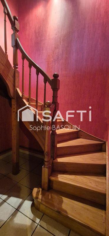 Maison - 210 m² - 8 pièces