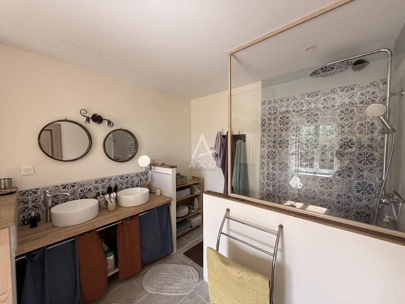 Maison - 210 m² - 9 pièces