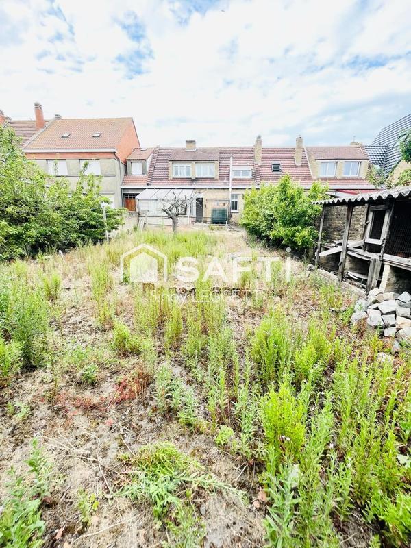 Maison - 90 m² - 5 pièces