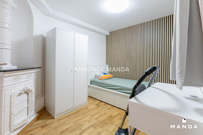Chambre - 11 m² - 5 pièces