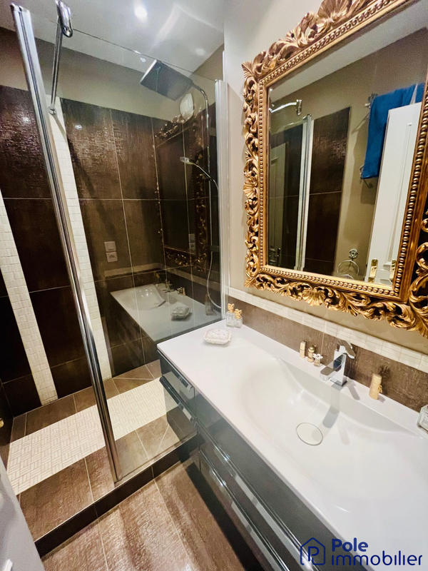 Appartement - 150 m² - 5 pièces