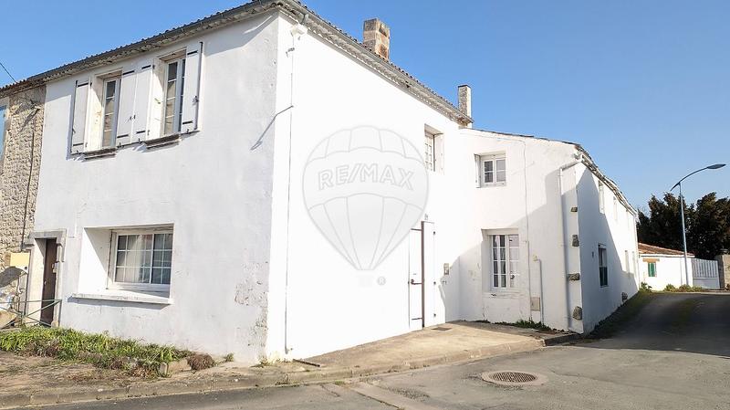 Maison - 280 m² - 10 pièces